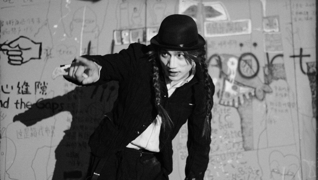 孟京輝戲劇工作室_等待戈多